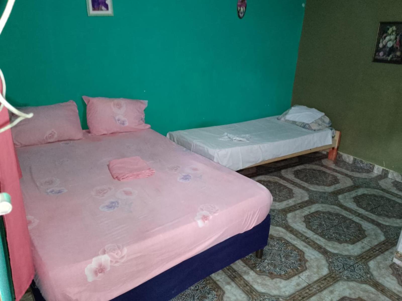Hostel Loli Puerto Iguazu Exterior photo